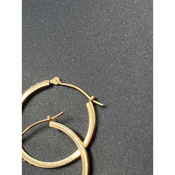 SLC Signed Vintage 14K Yellow Gold CZ Hoop Earrings 1”, 1.1 grams - Picture 6 of 12